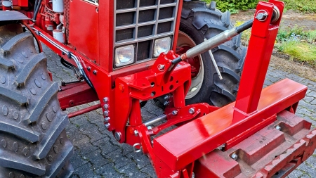UNIVERSAL KIT FRONT HYDRAULICS 2KAT FOR TRACTOR 1500KG - RED (RAL 3000)